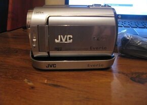 Predám Everio Dock na JVC kameru - CU-VC4E - 4