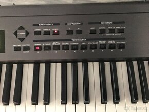 Roland RD700 s profi transportným kufrom - 4