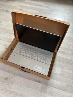 Asus Vivobook 17 - 4