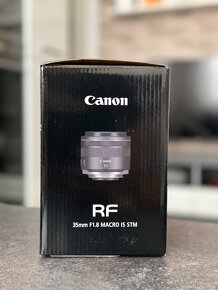 Canon RF 35mm f/1.8 - 4