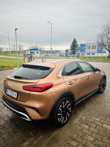 Kia Xcced - 4