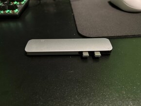 USB-C Pro Hub (2x USB, 2x USB-C, HDMI, SD & Micro SD) - 4