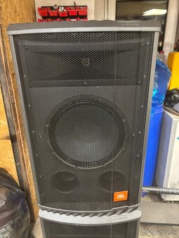 Malá výkonná zostava Behringer a JBL - 4