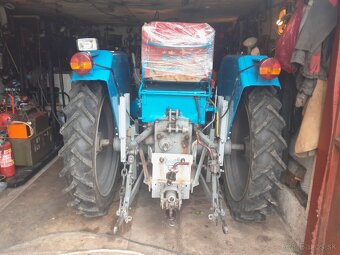 PREDAM TRAKTOR ZETOR 25K - 4