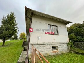 10 árový pozemok so starším domom v starej časti Fintic (F28 - 4