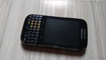 Samsung Galaxy Chat - 4