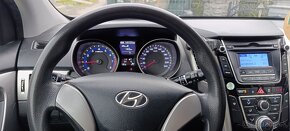 Hyundai i30 - hneda metalíza svetlá - 4