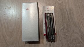 Victorinox CYBER TOOL 34, red translucent 1.7725.T - 4