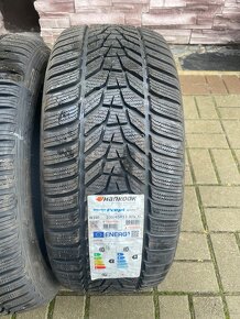 HANKOOK evo3 - 235/45 R17 nové - 4