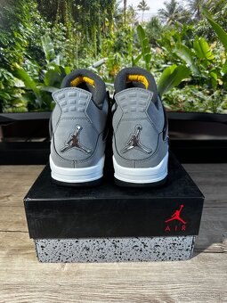 Jordan 4 Cool Grey - 4