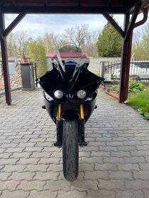 Yamaha YZF-R1 - 4