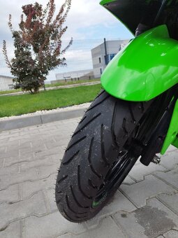 Kawasaki ninja 250R - 4