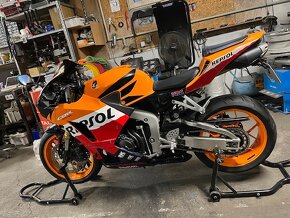 Honda CBR 600 rr REPSOL  r.2014 - 4