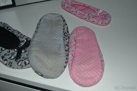 Dievčenské papučky s protišmykovou podrážkou 2ks,veľ. 29 a30 - 4