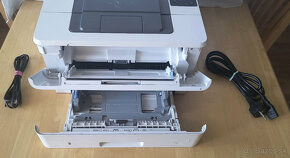 HP LaserJet Pro M402dne + USB kábel - 4