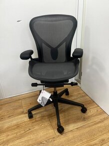 Herman Miller Aeron Remastered New - 4