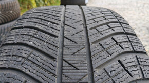 Zimné pneu 255/55 R19 + 275/50 R19 --- MICHELIN - 4