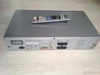 Panasonic NV-VP33 - Combo VHS a DVD - 4