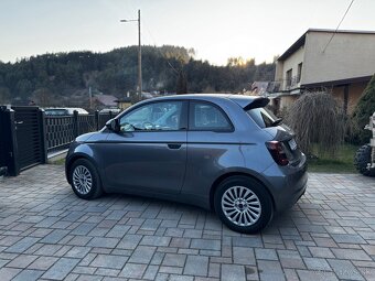 FIAT 500e rok 2022 10 000km 11 138€ bez DPH - 4