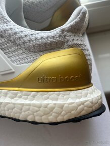 ADIDAS ULTRABOOST - 4