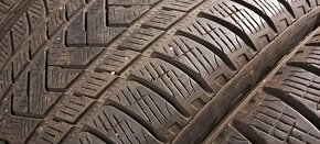 Predám 4ks jazdené zimné 285/40r21-112V Pirelli - 4