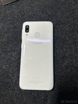 Samsung Galaxy A20e Dual Sim biely - 4