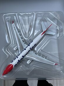 Model Airbus A330-300 Edelweiss Air 1:200 - 4