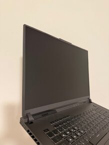 Herny Notebook  ---   RTX4060 - 4