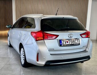 Toyota Auris Combi 2.0 D 2014 / Slovák - 4