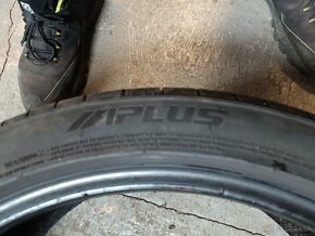 Letné pneumatiky 235/40R19 - 4