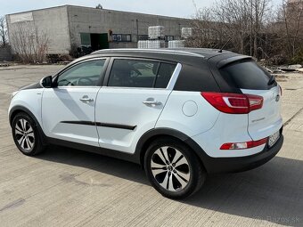 KIA SPORTAGE - 4