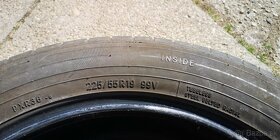 Toyo 225/55R19 - 4