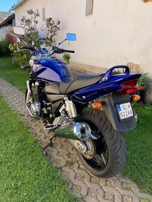 Suzuki GSX 1400 - 4