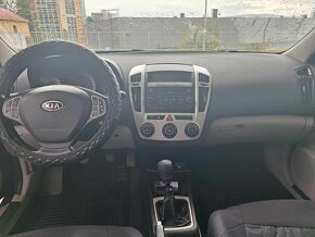 Kia Cee´d 1,6 Crdi 84kw 2008 - 4