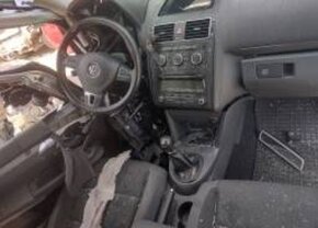 VW Touran 1.6TDI CAY - 4