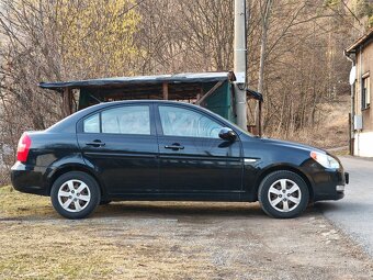 Hyundai Accent - 4