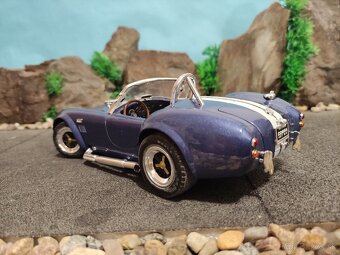 Prodám model 1:18 Shelby cobra 427 s/c - 4