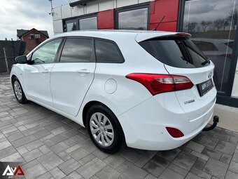 Hyundai i30 CW 1.6 CRDi, 130 495km, Ťažné zariadenie, SR - 4