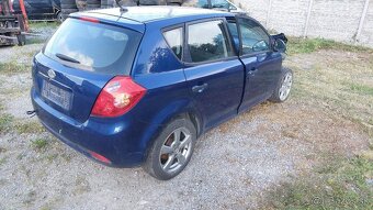 Predám rozpredám KIA Ceed 1.6 CRDI A8 - ABYSS BLUE 2008 - 4