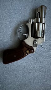 Revolver Taurus M 85 nerez, .38 Specisl - 4