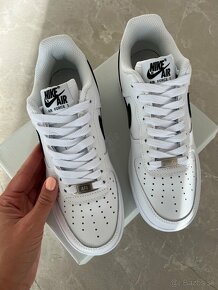 Nike Air Force 1 bielo čierne tenisky - 4