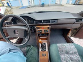 MERCEDES BENZ 250D   W124 - 4