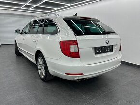 Superb Combi 2,0 TDI CR 4x4 170k Elegance M6 Webasto - 4