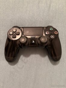 PS4 pro 1TB - 4