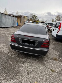 Mercedes E220 - 4