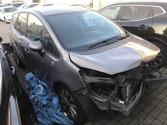 Rozpredám na náhradné diely Opel Meriva 2012 - 4