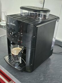 Kávovar Krups EA81 - 4