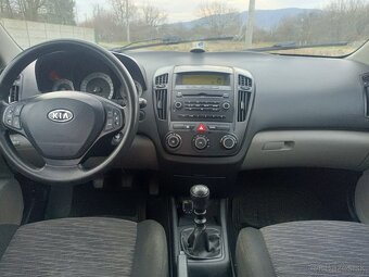 Kia Ceed - 4