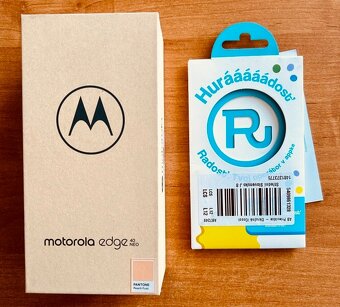 Motorola EDGE 40 Neo 12 GB/256 Peach Fuzz - 4