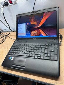 Notebook 15,6" TOSHIBA.Intel i3 2x2,40GHz.4g ram.320HD.ATI - 4